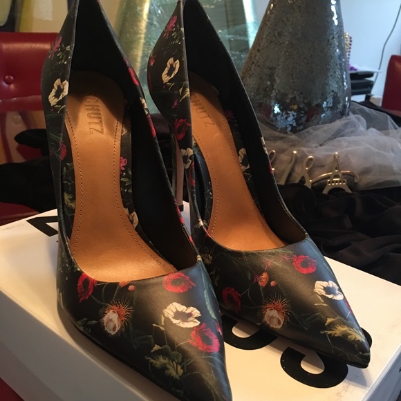 Schutz Flower Printed Leather Heel ( Size 41) - Picture 3 of 5